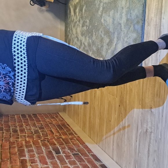 Beautiful AKIRA PEARL GARTERBELT - Picture 2 of 3